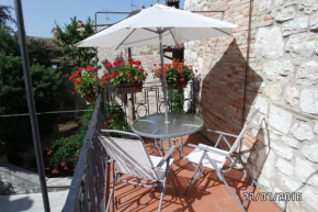  Il Terrazzino Nel Cuore Di Gubbio  Губбио